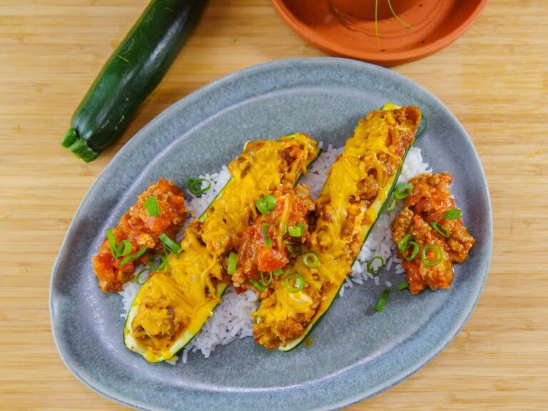 Knuspriges Brathähnchen im Ofen - So geht&amp;#39;s! - Mehr Genuss