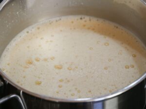 Creme Brulee Masse gut durchmixen