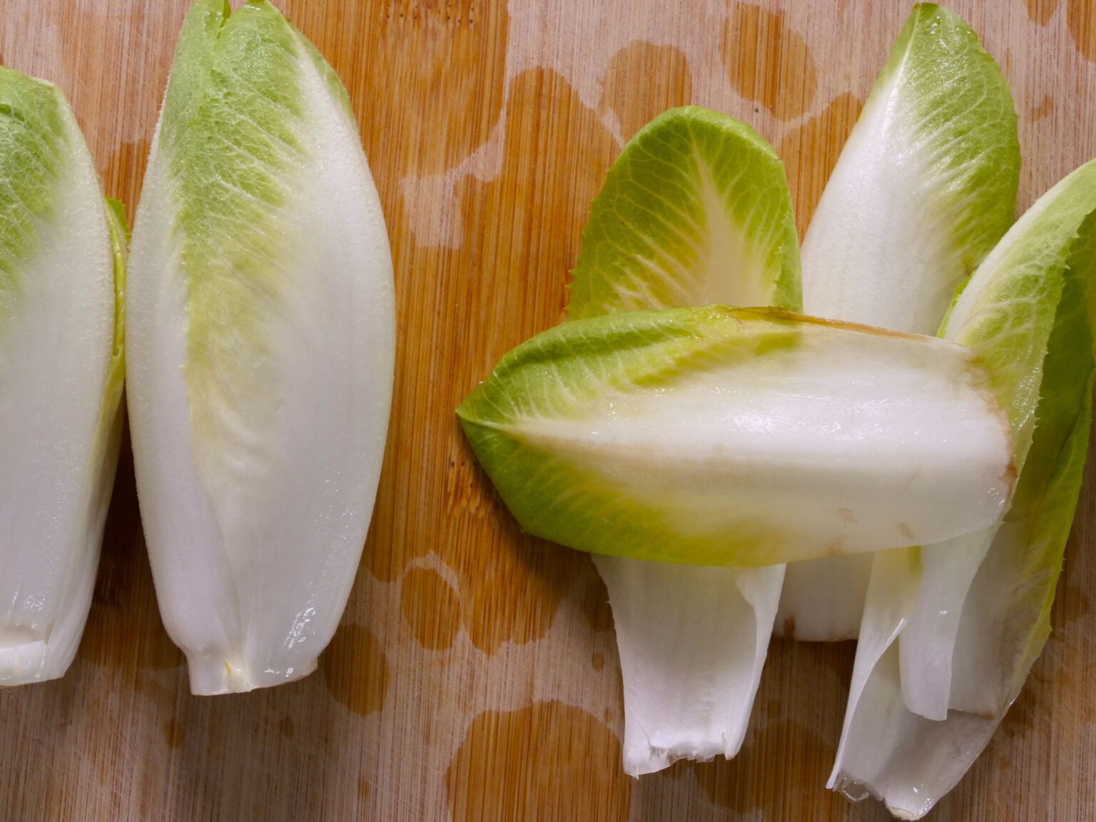 Chicorée zubereiten - Knusprig und würzig überbacken - Mehr Genuss