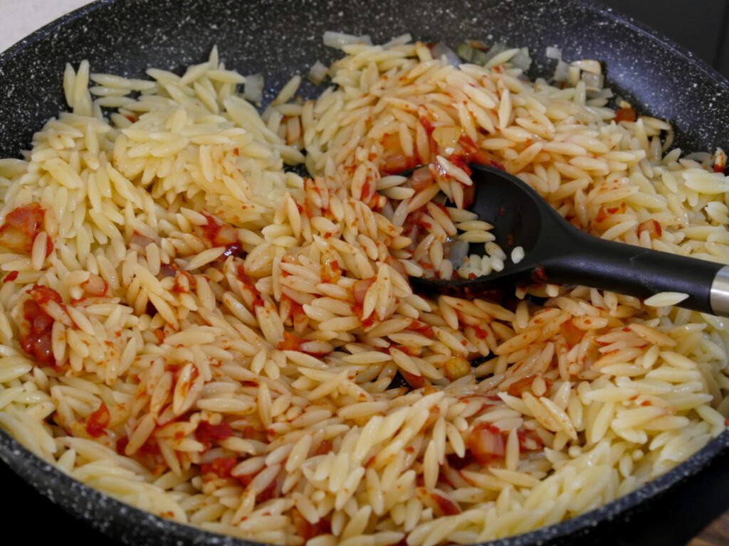 Kritharaki zubereiten - griechische Nudeln - Mehr Genuss