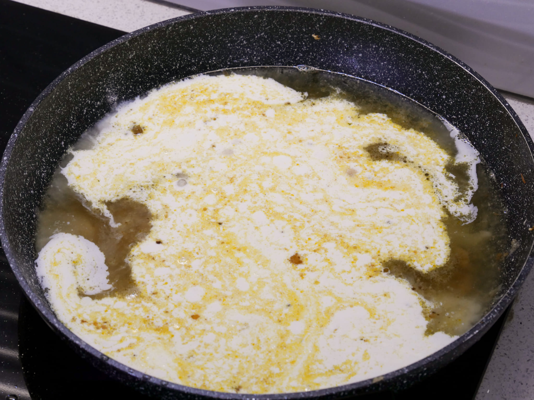 Köttbullar - Hackfleischbällchen in cremiger Soße - Mehr Genuss