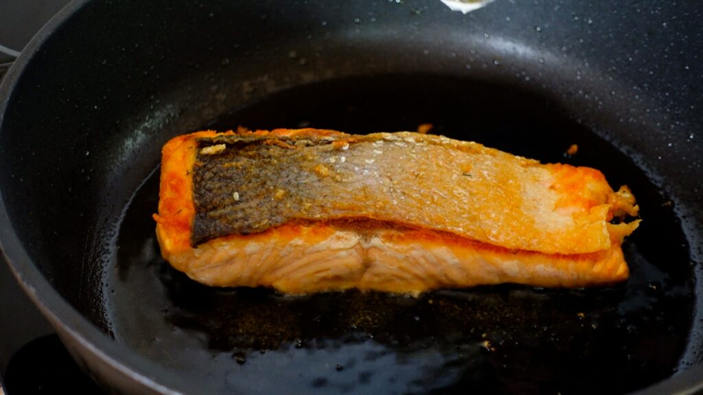 Lachs braten So wird er richtig zubereitet! Mehr Genuss