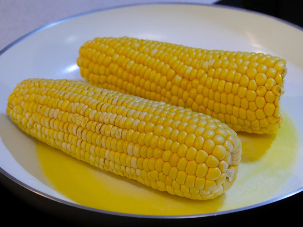 Maiskolben kochen und mit Butter zubereiten - Mehr Genuss