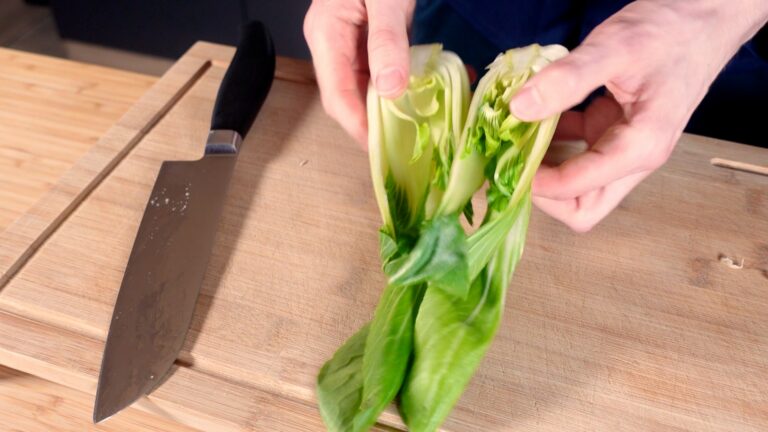 Kabeljau richtig braten - mit Mango-Mandel Pak Choi und cremiger Sauce ...