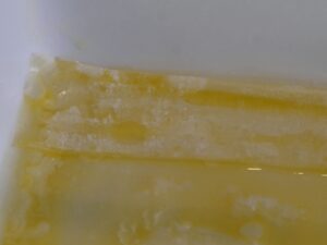 Phillo Teig mit Butter bestreichen für Baklava