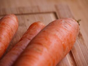 Rohe Karotten zum Karotten zubereiten