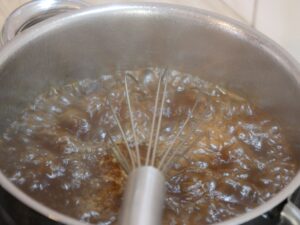 Sauce stark einkochen lassen