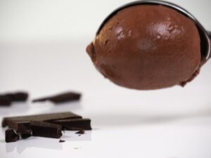 Schokoladeneis aus der Maschine
