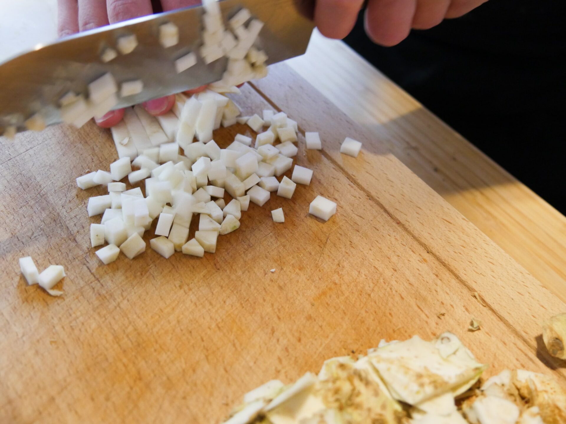 staudensellerie oder knollensellerie für bolognese