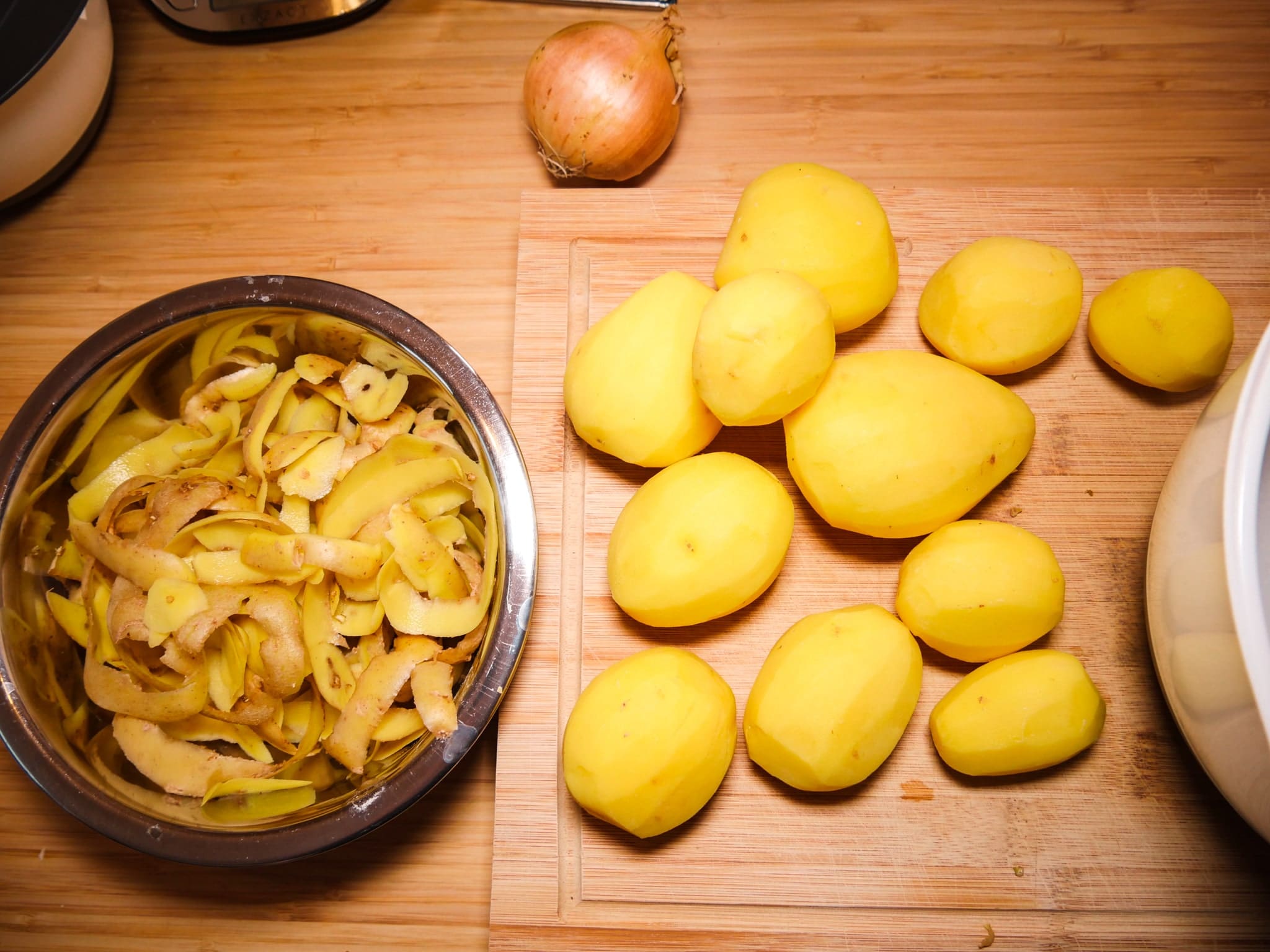 Vorwiegend festkochende Kartoffeln für die Rösti mit Speck