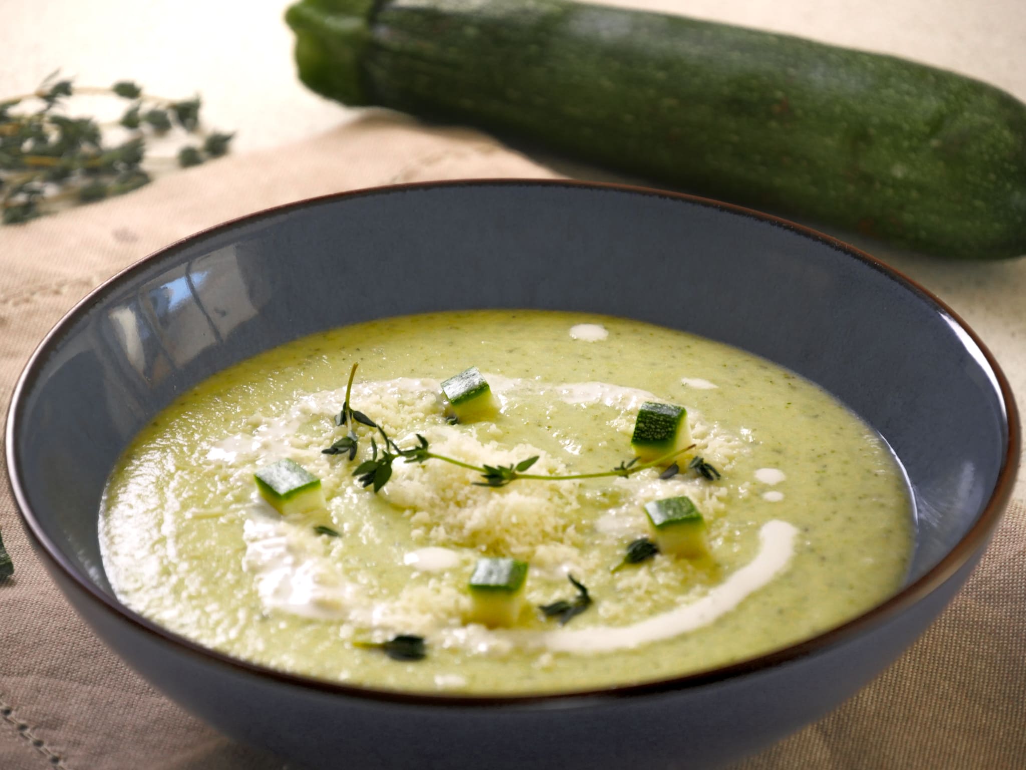 Gefüllte Zucchini mit Hack - sättigend und lecker! - Mehr Genuss