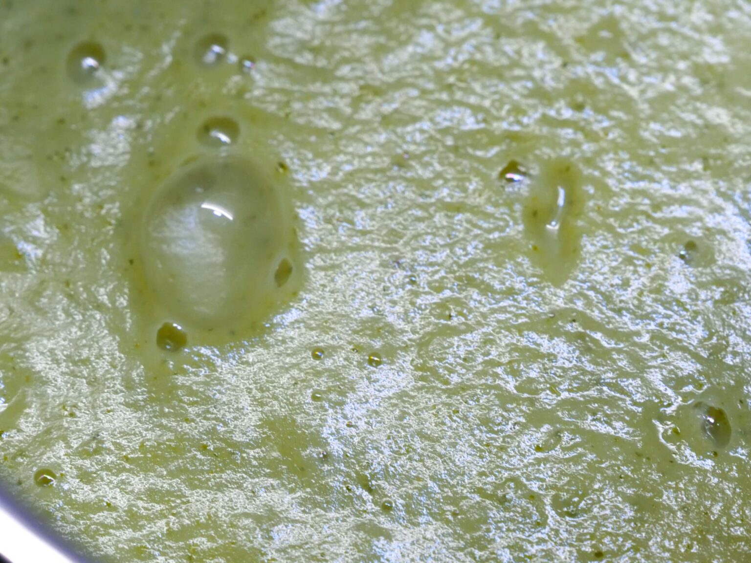 Brokkoli Suppe mit Kartoffeln - Einfach lecker! - Mehr Genuss