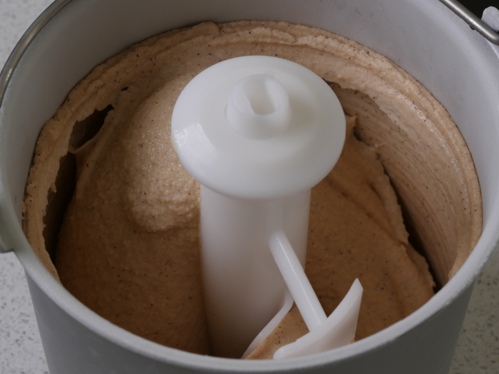 Das perfekte Zimteis - Mit und ohne Eismaschine - Mehr Genuss Das perfekte Zimteis - Mit und ohne Eismaschine - Mehr Genuss