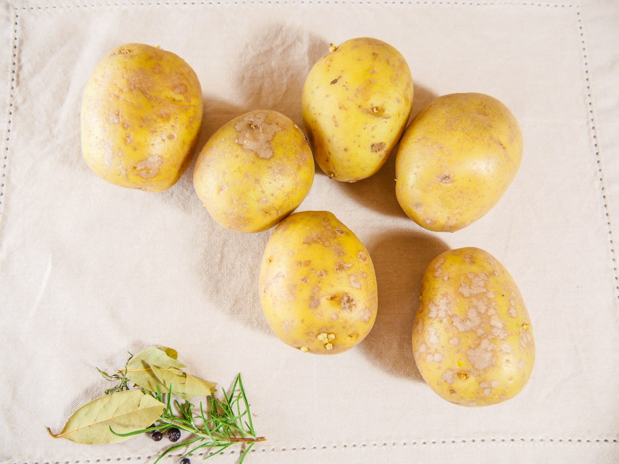 festkochende Kartoffeln für Bratkartoffeln